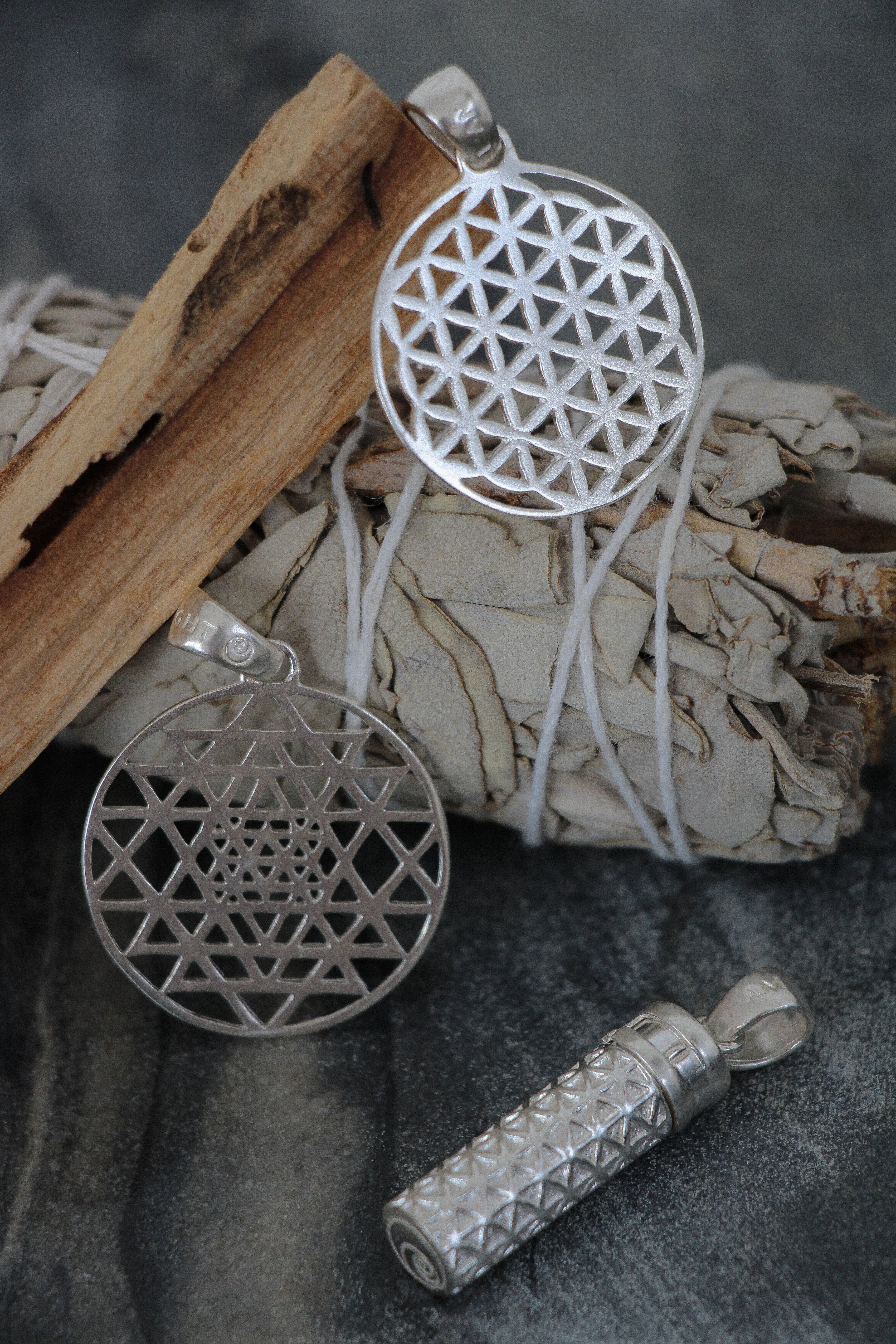 Amulet bottle Flower of Life