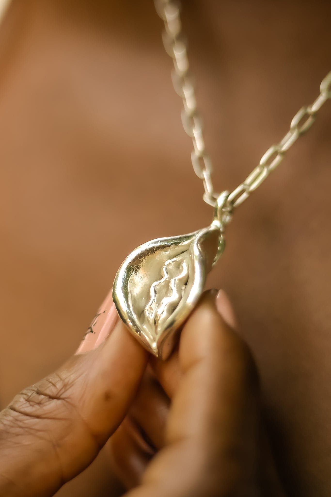 Amulet Yoni Love silver